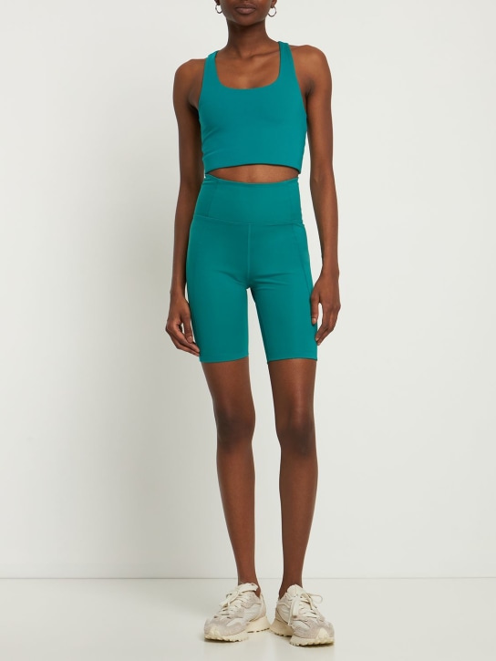 Girlfriend Collective: 高腰弹力科技织物跑步短裤 - 绿色 - women_1 | Luisa Via Roma