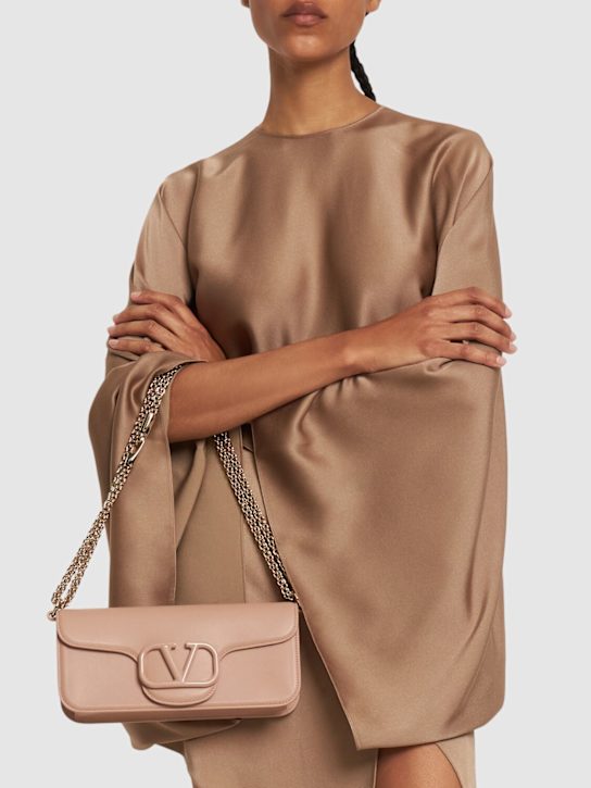 Valentino Garavani: Borsa Loco’ in pelle - Rosa - women_1 | Luisa Via Roma