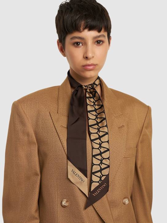 Valentino Garavani: Iconographe Bandeau twill foulard - women_1 | Luisa Via Roma