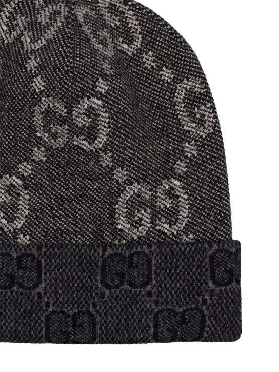 Gucci: Bonnet en maille de laine GG - Noir/Gris Froncé - men_1 | Luisa Via Roma