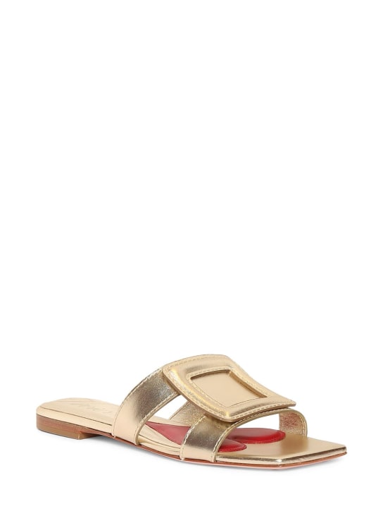 Roger Vivier: 10mm Metallic leather flats sandals - Gold - women_2 | Luisa Via Roma
