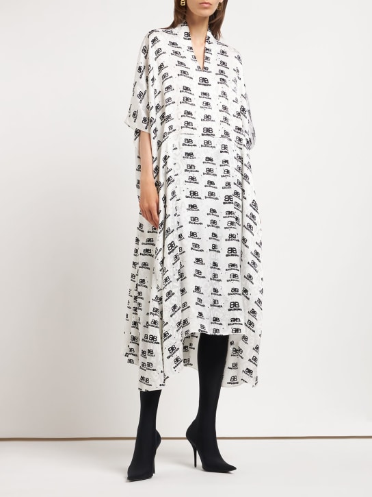 Balenciaga: Oversize silk dress - Beyaz/Siyah - women_1 | Luisa Via Roma