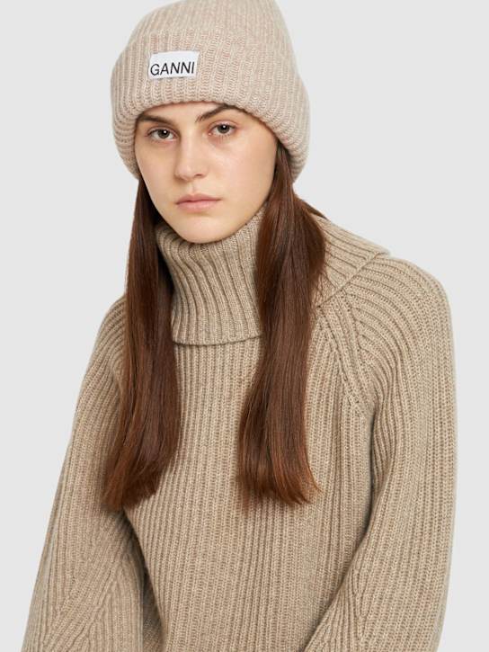 GANNI: Structured ribbed beanie - women_1 | Luisa Via Roma