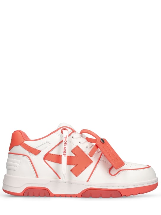 Off-White: Baskets en cuir Out of Office 30 mm - Blanc/Rouge - women_0 | Luisa Via Roma