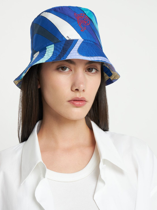 Pucci: Cappello bucket reversibile in twill di seta - Blu/Multi - women_1 | Luisa Via Roma