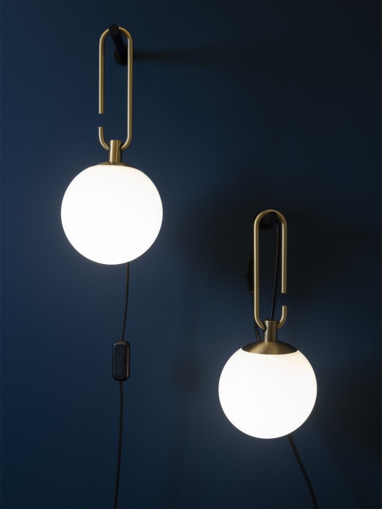 Artemide: NH Parete wall lamp - Schwarz/Gold - ecraft_1 | Luisa Via Roma