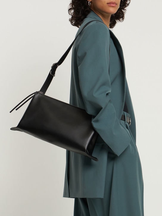 Jil Sander: Medium Empire shoulder bag w/ buckle - women_1 | Luisa Via Roma