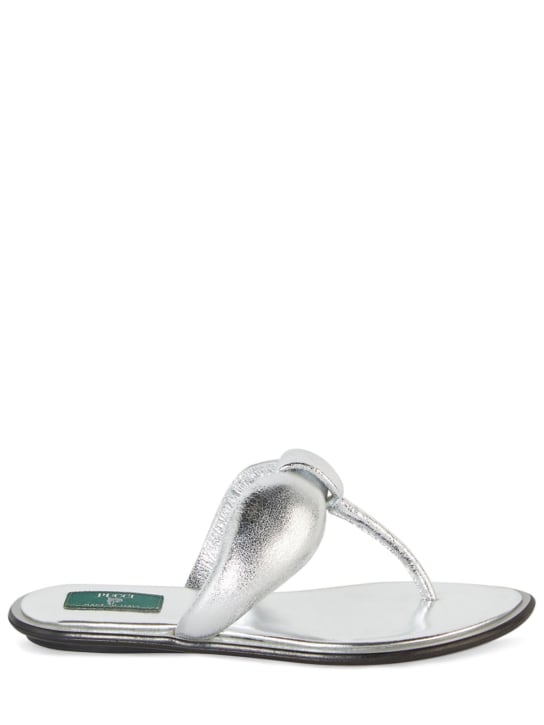 Pucci: 10mm Laminated leather thong sandals - Silver - women_0 | Luisa Via Roma