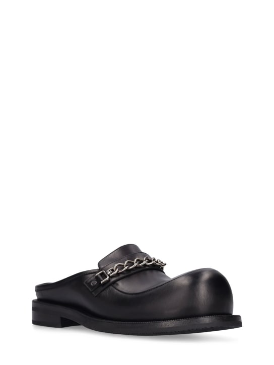 Martine Rose: Bulb-toe leather mules - Black - men_1 | Luisa Via Roma
