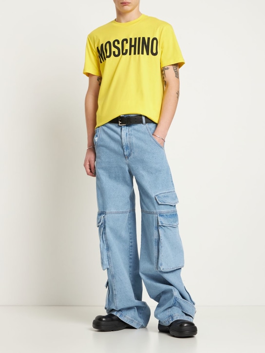 Moschino: T-shirt en jersey de coton à imprimé logo - men_1 | Luisa Via Roma