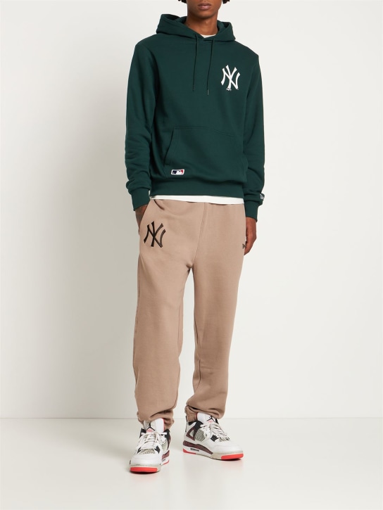 New Era: NY Yankees essential hoodie - men_1 | Luisa Via Roma