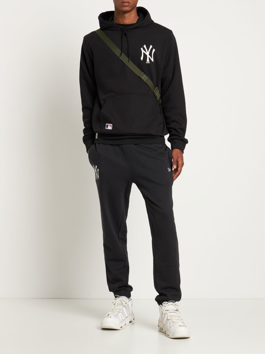 New Era: NY Yankees essential hoodie - men_1 | Luisa Via Roma