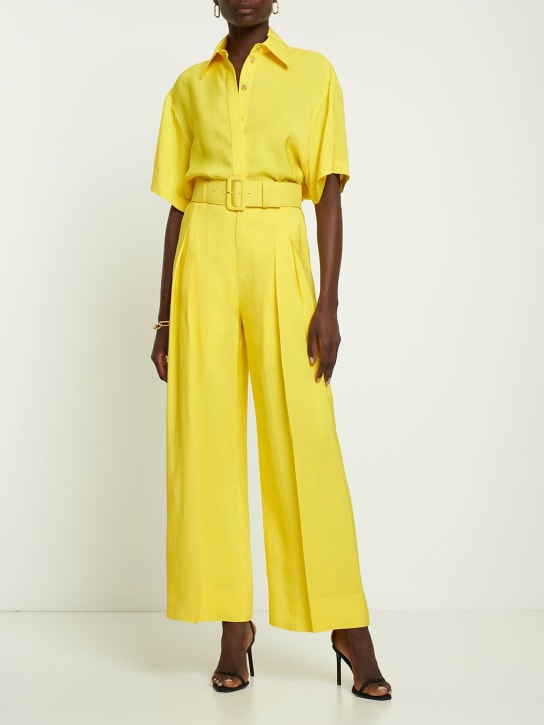 Rosie Assoulin: Pantaloni dritti vita alta in viscosa con cintura - Giallo - women_1 | Luisa Via Roma