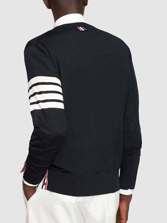 Thom Browne: 羊毛圆领毛衣 - 海军蓝 - men_2 | Luisa Via Roma