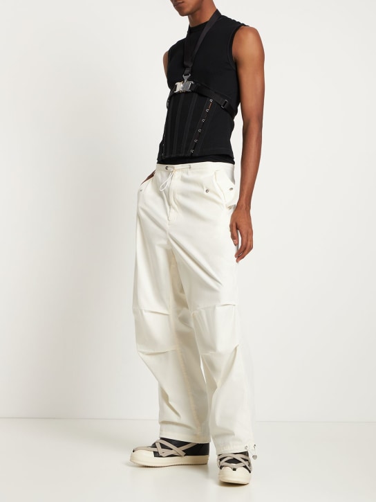 Dion Lee: 有机棉降落伞裤 - 象牙色 - men_1 | Luisa Via Roma