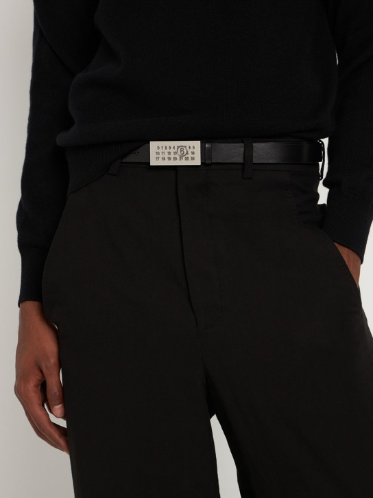 MM6 Maison Margiela: 2.5cm Metal label leather belt - men_1 | Luisa Via Roma