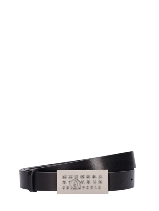 MM6 Maison Margiela: 2.5cm Metal label leather belt - men_0 | Luisa Via Roma