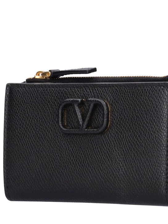 Valentino Garavani: Vlogo leather wallet - Black - women_1 | Luisa Via Roma