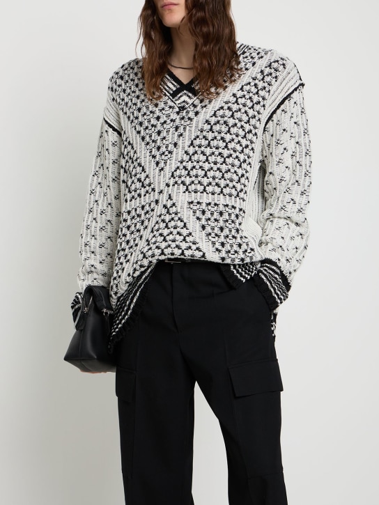 MM6 Maison Margiela: Reversible cotton jacquard knit sweater - Siyah/Beyaz - men_1 | Luisa Via Roma