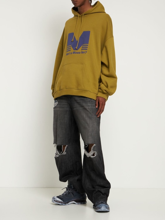 Mowalola: Logo印花大廓型棉质连帽卫衣 - 卡其色 - men_0 | Luisa Via Roma