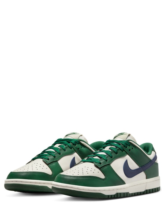Nike: Dunk Low sneakers - Gorge Green - women_1 | Luisa Via Roma