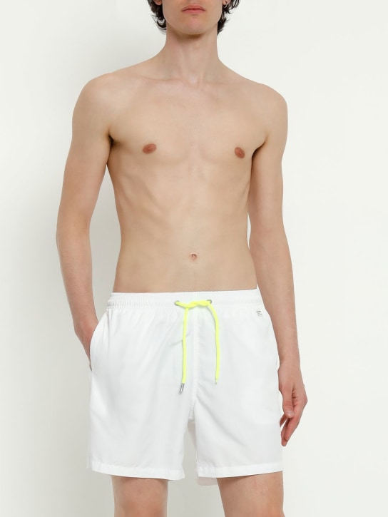 Mc2 Saint Barth: Pantone超轻科技织物沙滩裤 - 白色 - men_1 | Luisa Via Roma