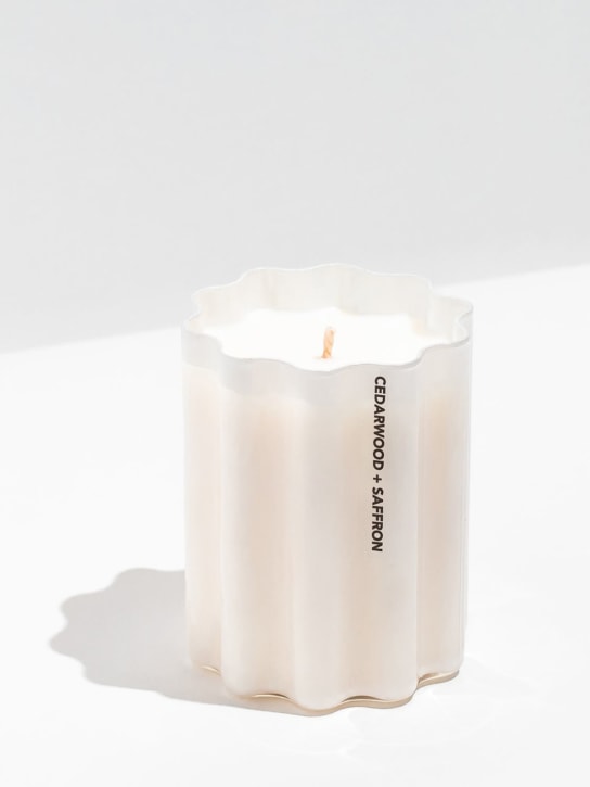 FAZEEK: Cedarwood & saffron Wave candle - Beyaz - ecraft_0 | Luisa Via Roma