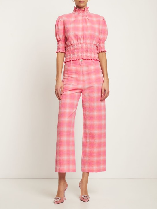 Maria de la Orden: Pantaloni dritti Niza in seersucker check - Rosa - women_1 | Luisa Via Roma