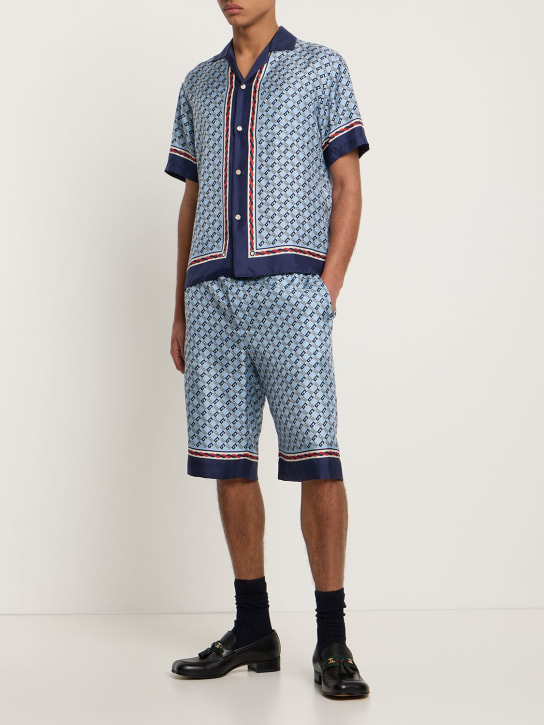 Gucci: Geometric print silk shorts - 청록색 - men_1 | Luisa Via Roma