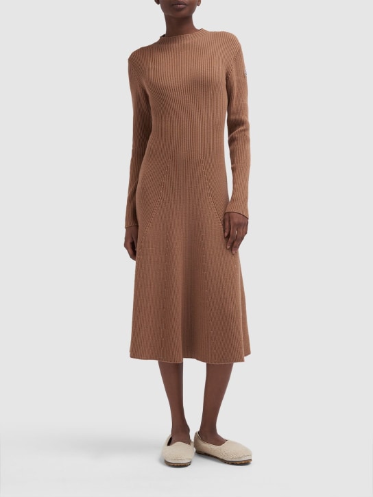 Moncler: Robe en maille de laine mélangée - Beige - women_1 | Luisa Via Roma