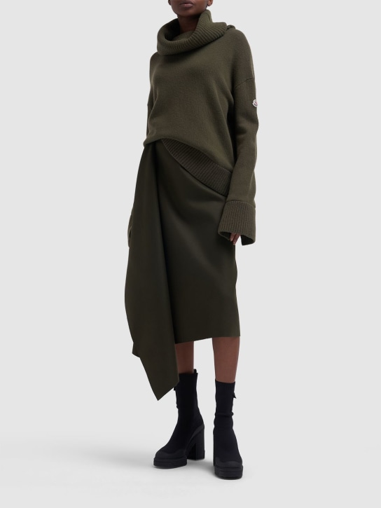 Moncler: 羊毛经编针织高领毛衣 - 绿色 - women_1 | Luisa Via Roma