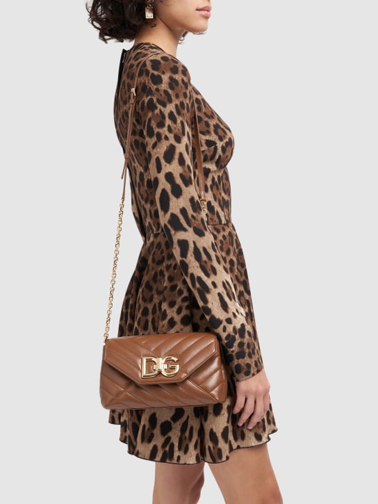 Dolce&Gabbana: 中号绗缝皮革单肩包 - 驼色 - women_1 | Luisa Via Roma