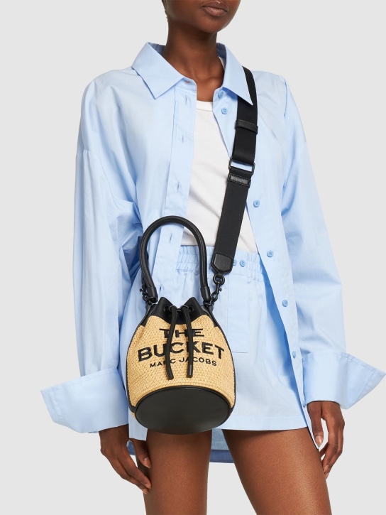 Marc Jacobs: The Bucket raffia effect bag - Doğal - women_1 | Luisa Via Roma
