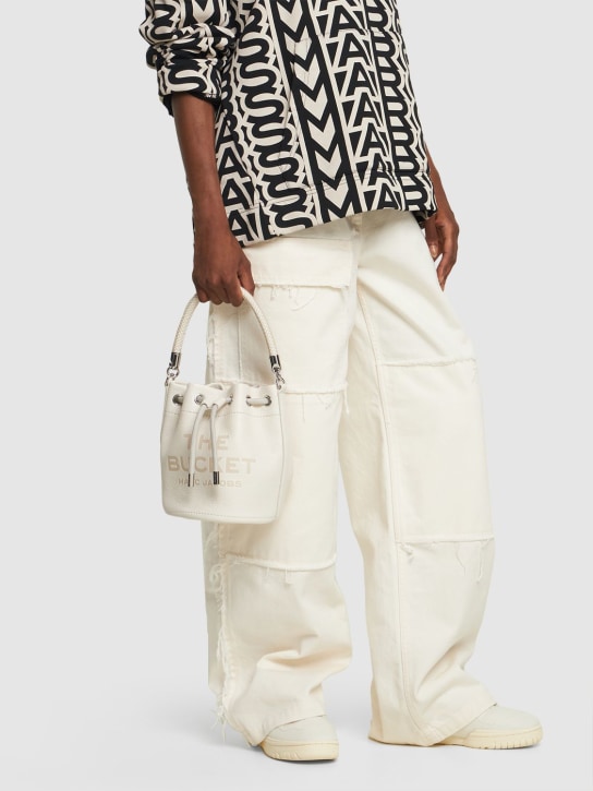 Marc Jacobs: The Bucket leather bag - Cotton - women_1 | Luisa Via Roma