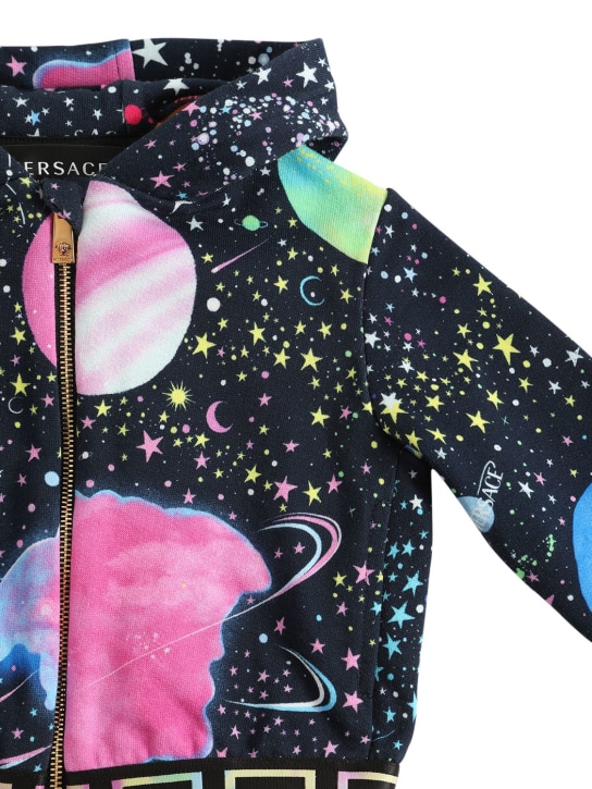 Versace: Sweat-shirt en coton imprimé galaxie à capuche - Multicolore - kids-girls_1 | Luisa Via Roma
