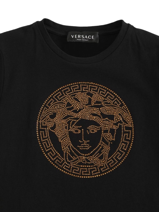 Versace: T-shirt in cotone con logo di cristalli - Nero/Oro - kids-girls_1 | Luisa Via Roma