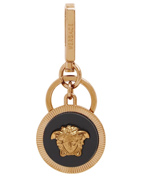 Versace: Anello portachiavi in metallo con logo - Oro/Nero - men_0 | Luisa Via Roma