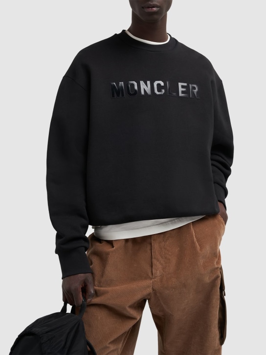 Moncler: ブラッシュドコットンスウェットシャツ - ブラック - men_1 | Luisa Via Roma