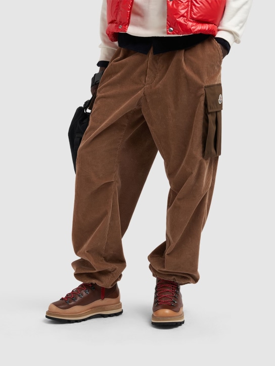 Moncler: Pantalon en coton côtelé - Cocoa Brown - men_1 | Luisa Via Roma