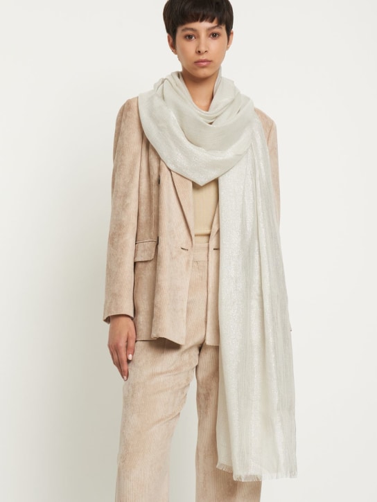 Brunello Cucinelli: 羊绒&真丝金银丝围巾 - 白色 - women_1 | Luisa Via Roma