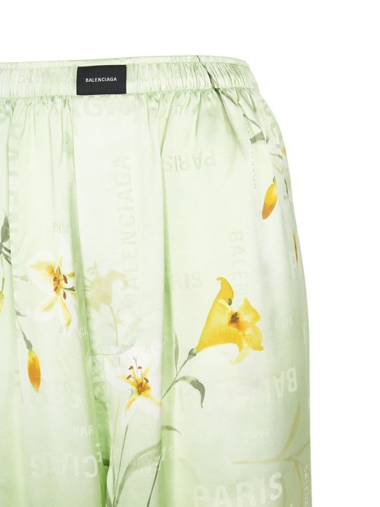 Balenciaga: Pantalon de pyjama en soie imprimée - Vert/Multi - men_1 | Luisa Via Roma