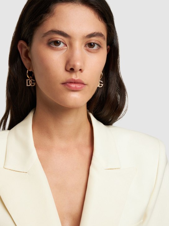 Dolce&Gabbana: Mono boucle d’oreille à logo DG en cristaux - Or/Cristal - women_1 | Luisa Via Roma