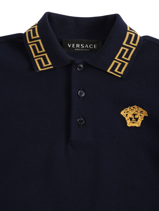Versace: Polo en piqué de coton à logo - Bleu Marine - kids-boys_1 | Luisa Via Roma