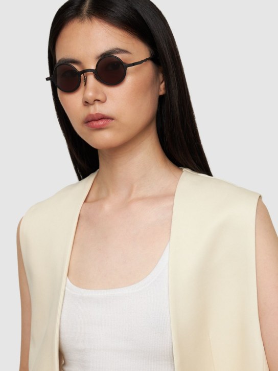 Kuboraum Berlin: Z17 round metal sunglasses - women_1 | Luisa Via Roma