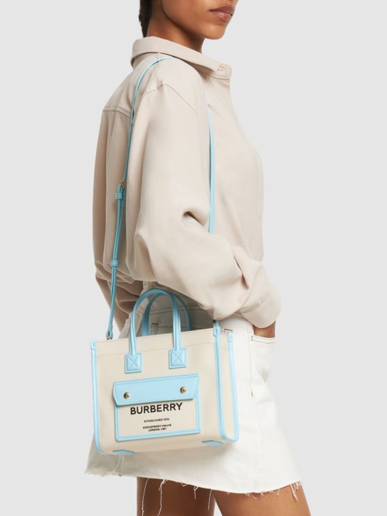 Burberry: Bolso tote mini Freya de algodón - Nat/Cool Sky - women_1 | Luisa Via Roma