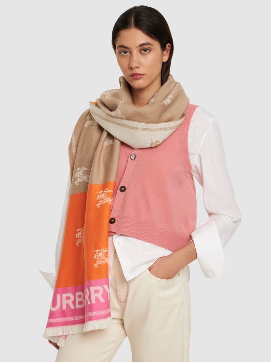 Burberry: Knight printed wool scarf - Archive Beige - women_1 | Luisa Via Roma