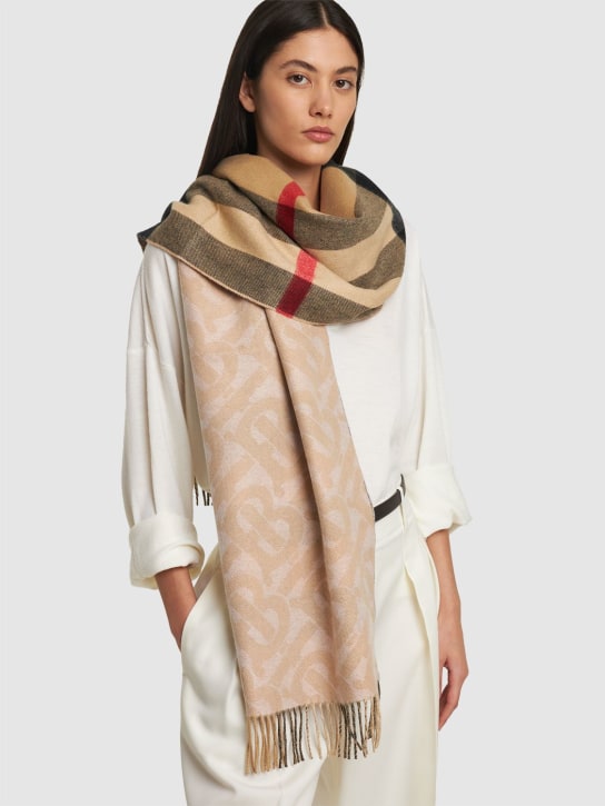 Burberry: Half mega TB & check cashmere scarf - Alabaster - women_1 | Luisa Via Roma