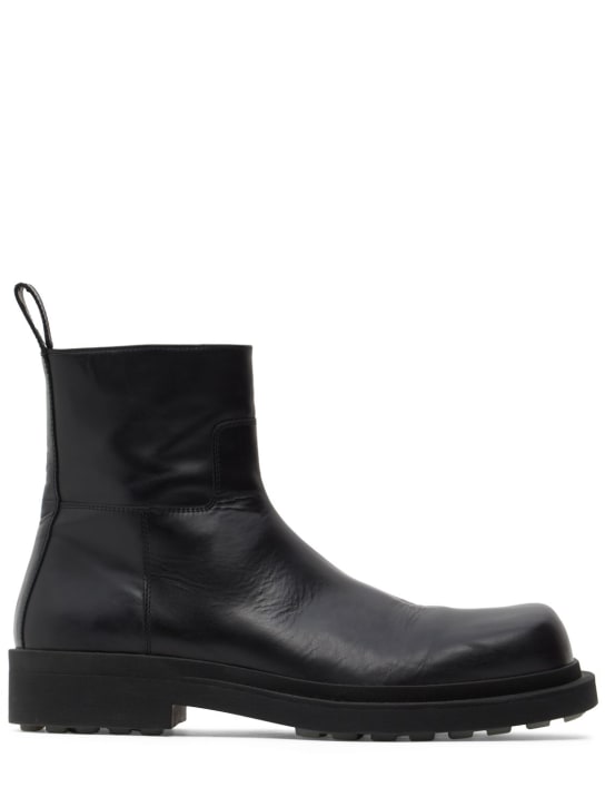 Bottega Veneta: Ben leather ankle boots - Siyah - men_0 | Luisa Via Roma
