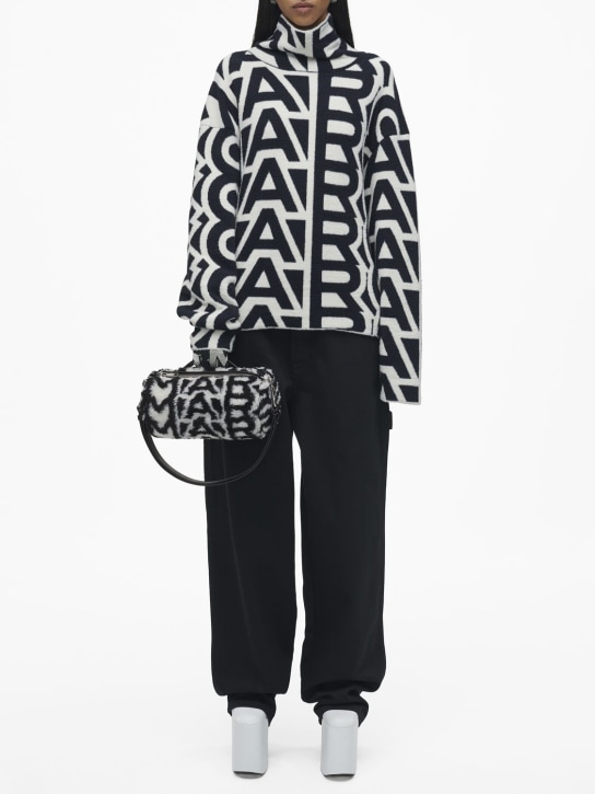 Marc Jacobs: The Duffle faux fur top handle bag - Siyah/Bej - women_1 | Luisa Via Roma
