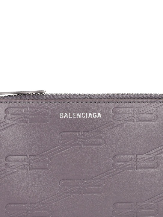 Balenciaga: BB Monogram皮革钱包 - 深灰色 - men_1 | Luisa Via Roma
